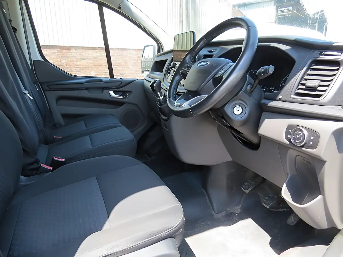 Used 2020 Ford Transit Custom Trend White - Interior and Exterior details 3