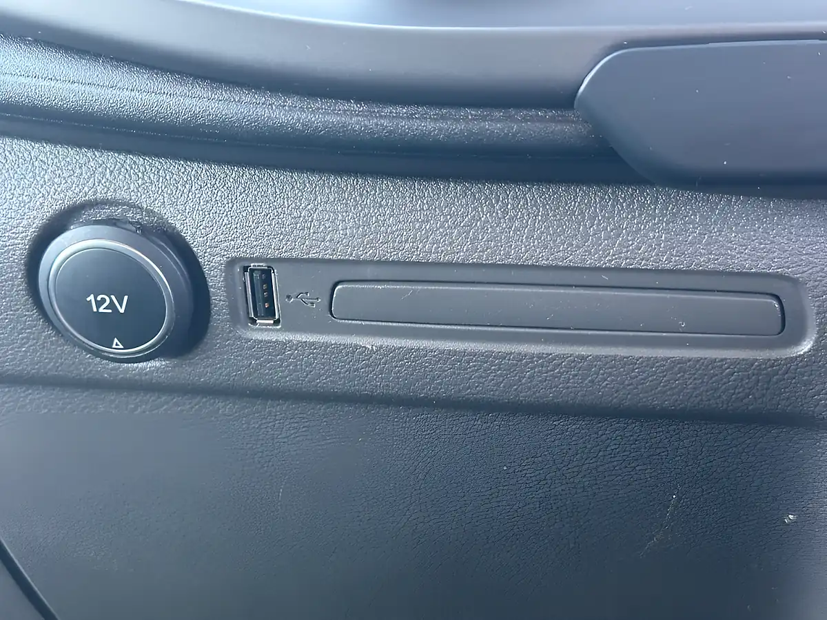 Used 2020 Ford Transit Custom Trend White - Interior and Exterior details 18