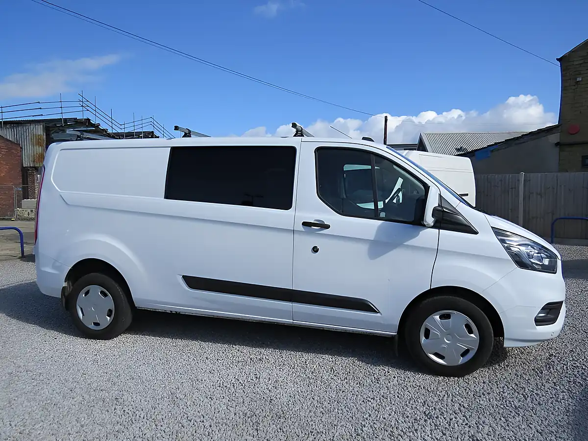 Used 2020 Ford Transit Custom Trend White - Interior and Exterior details 11