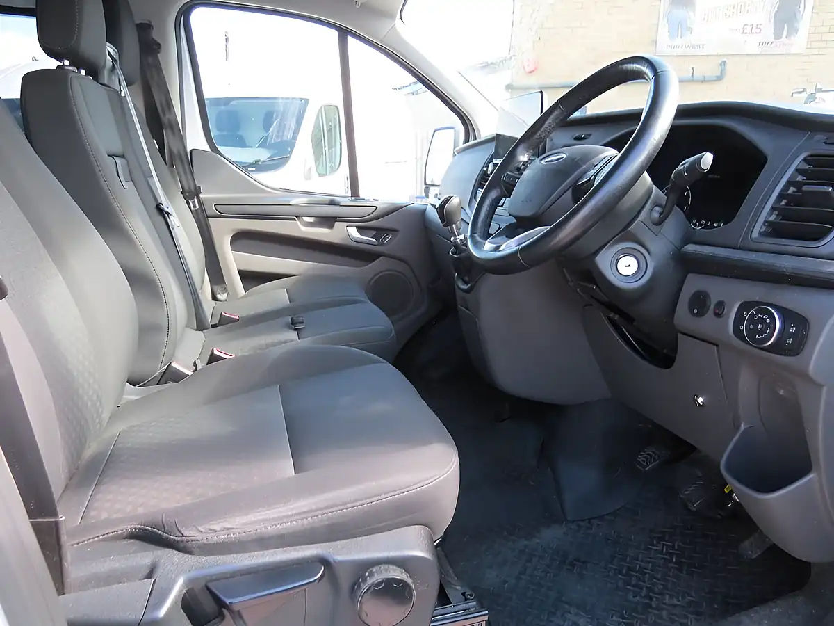 Used 2020 Ford Transit Custom Trend White - Interior and Exterior details 3