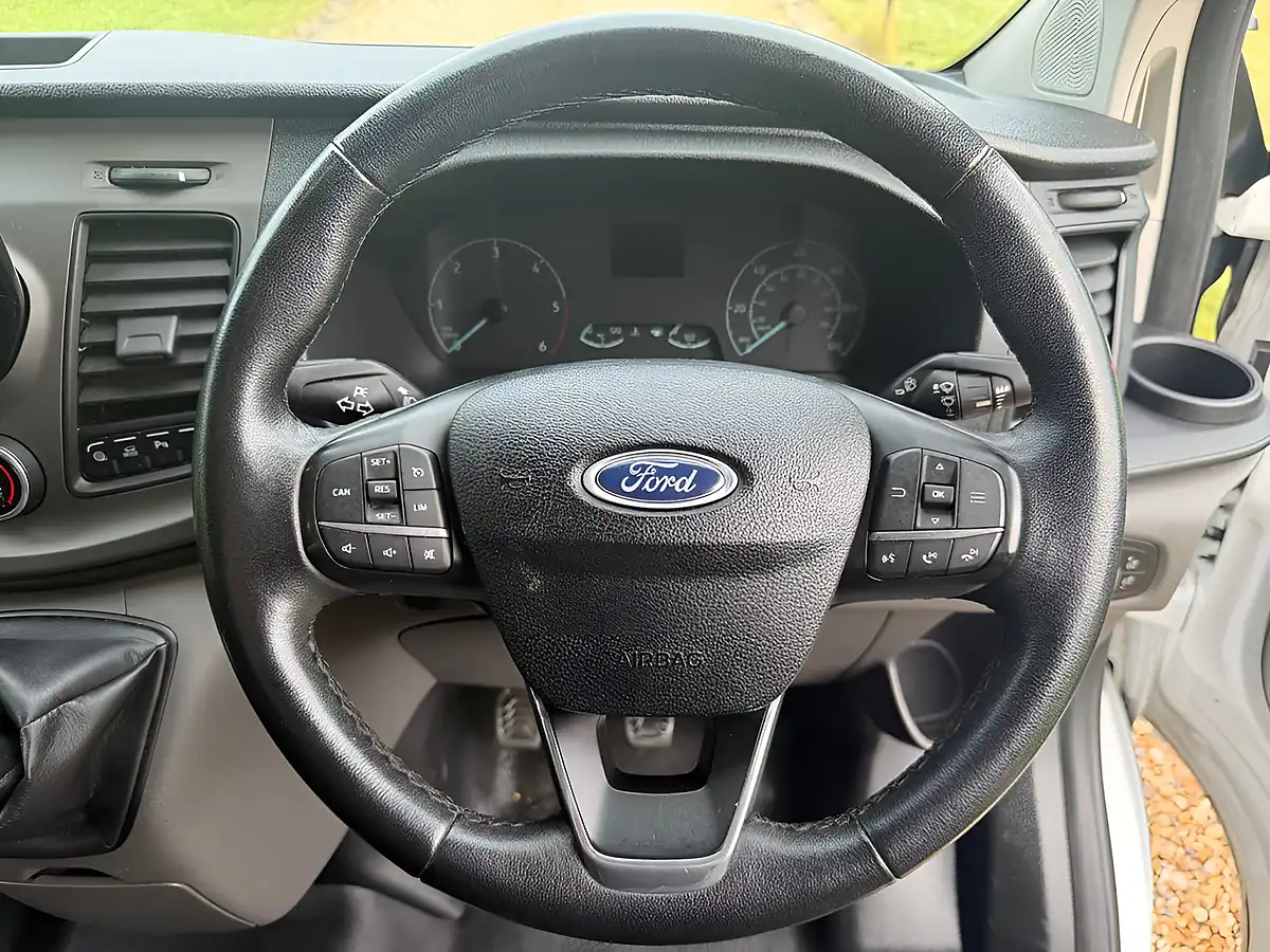 Used 2020 Ford Transit Custom Trend White - Interior and Exterior details 13