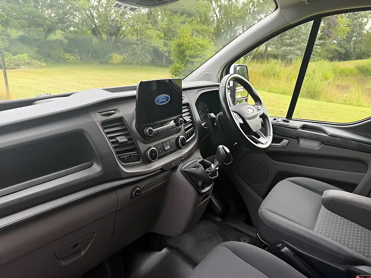 Used 2020 Ford Transit Custom Trend White - Interior and Exterior details 14