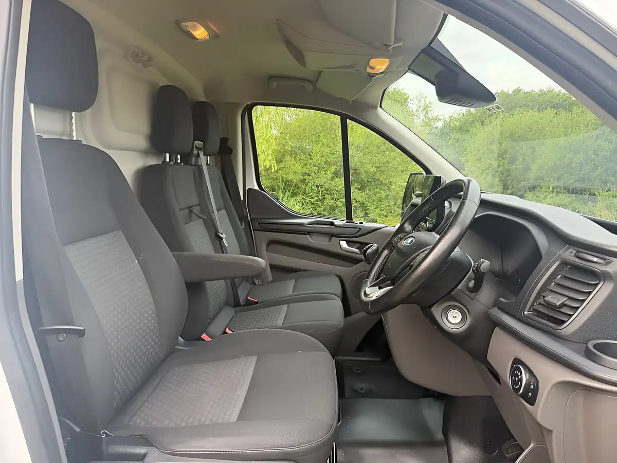 Used 2020 Ford Transit Custom Trend White - Interior and Exterior details 15