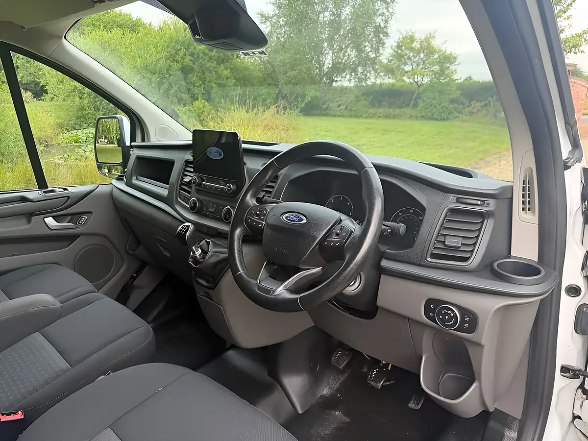 Used 2020 Ford Transit Custom Trend White - Interior and Exterior details 9