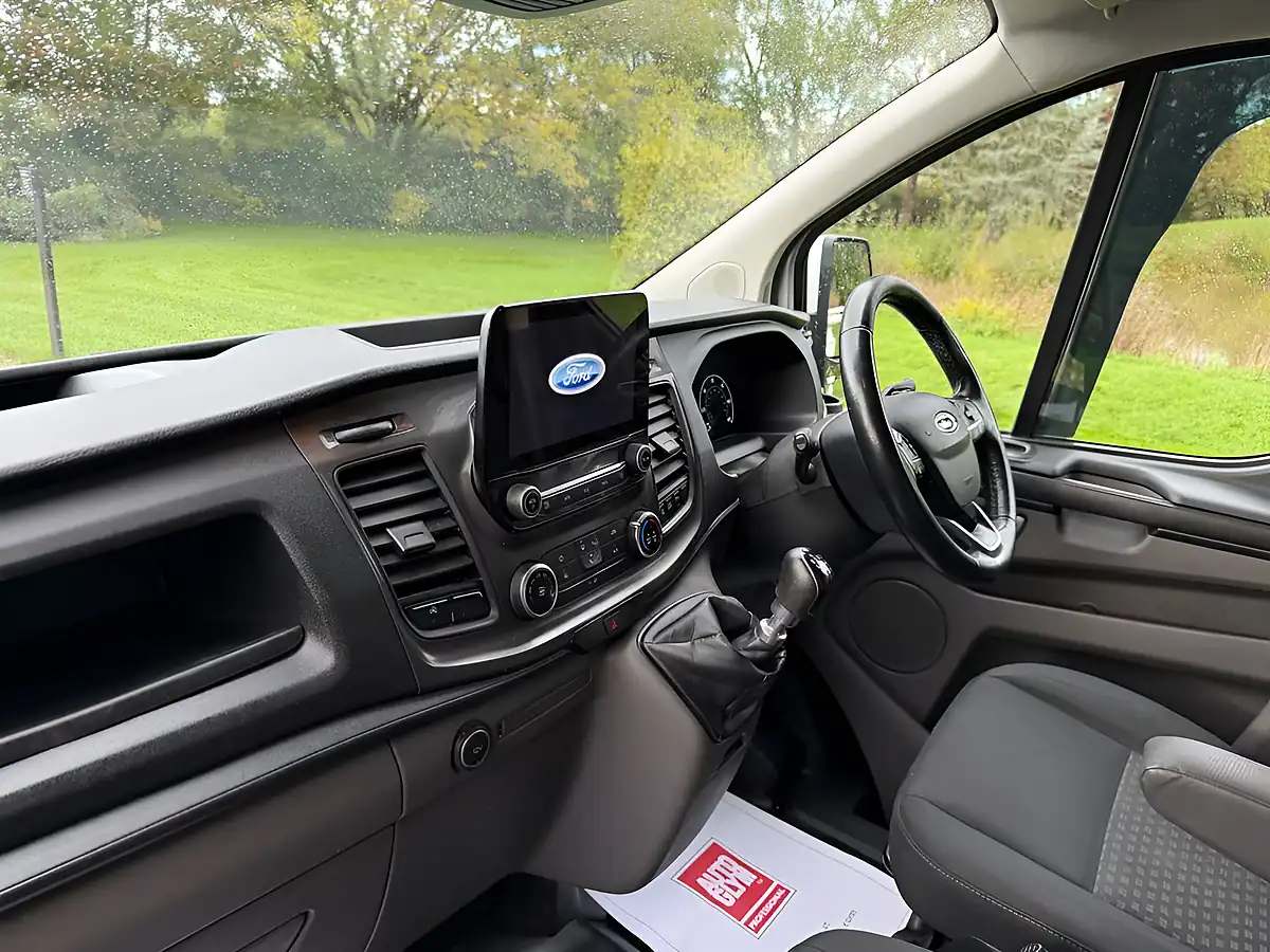 Used 2020 Ford Transit Custom Trend White - Interior and Exterior details 14