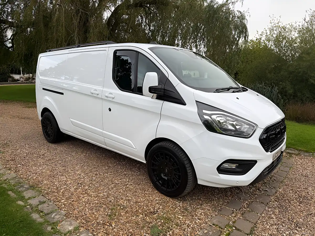 Used 2020 Ford Transit Custom Trend White - Interior and Exterior details 7