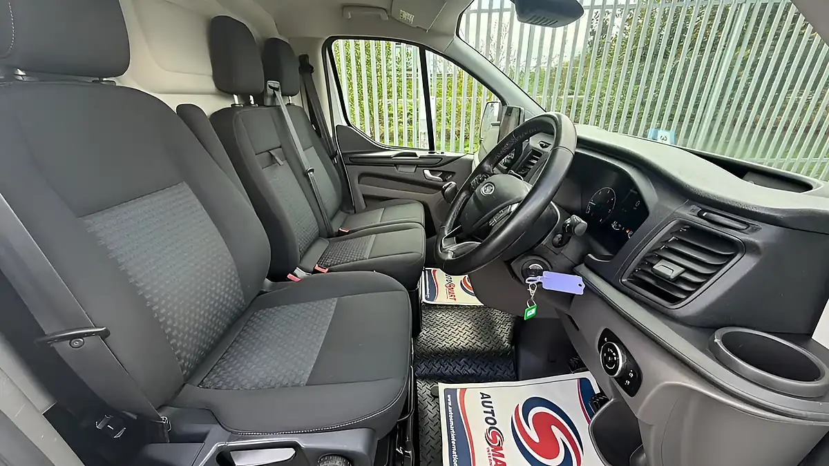 Used 2020 Ford Transit Custom Trend White - Interior and Exterior details 14