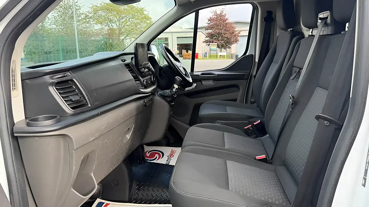 Used 2020 Ford Transit Custom Trend White - Interior and Exterior details 19