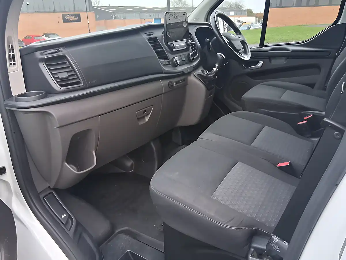 Used 2020 Ford Transit Custom Trend White - Interior and Exterior details 10