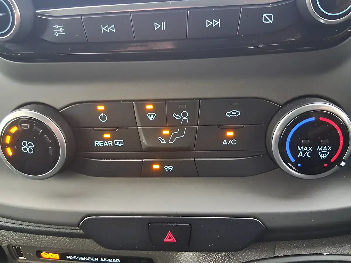 Used 2020 Ford Transit Custom Trend White - Interior and Exterior details 15