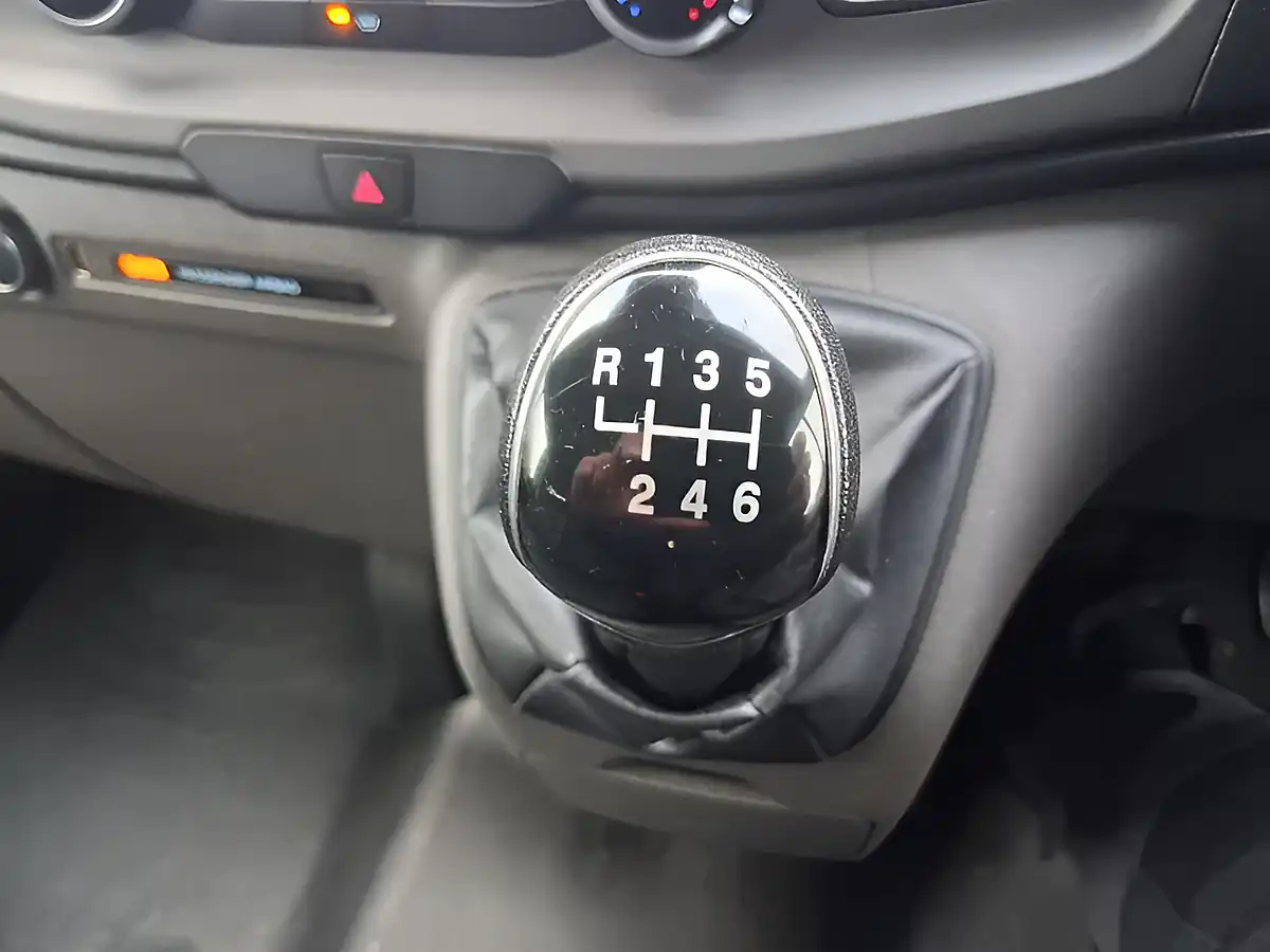 Used 2020 Ford Transit Custom Trend White - Interior and Exterior details 20