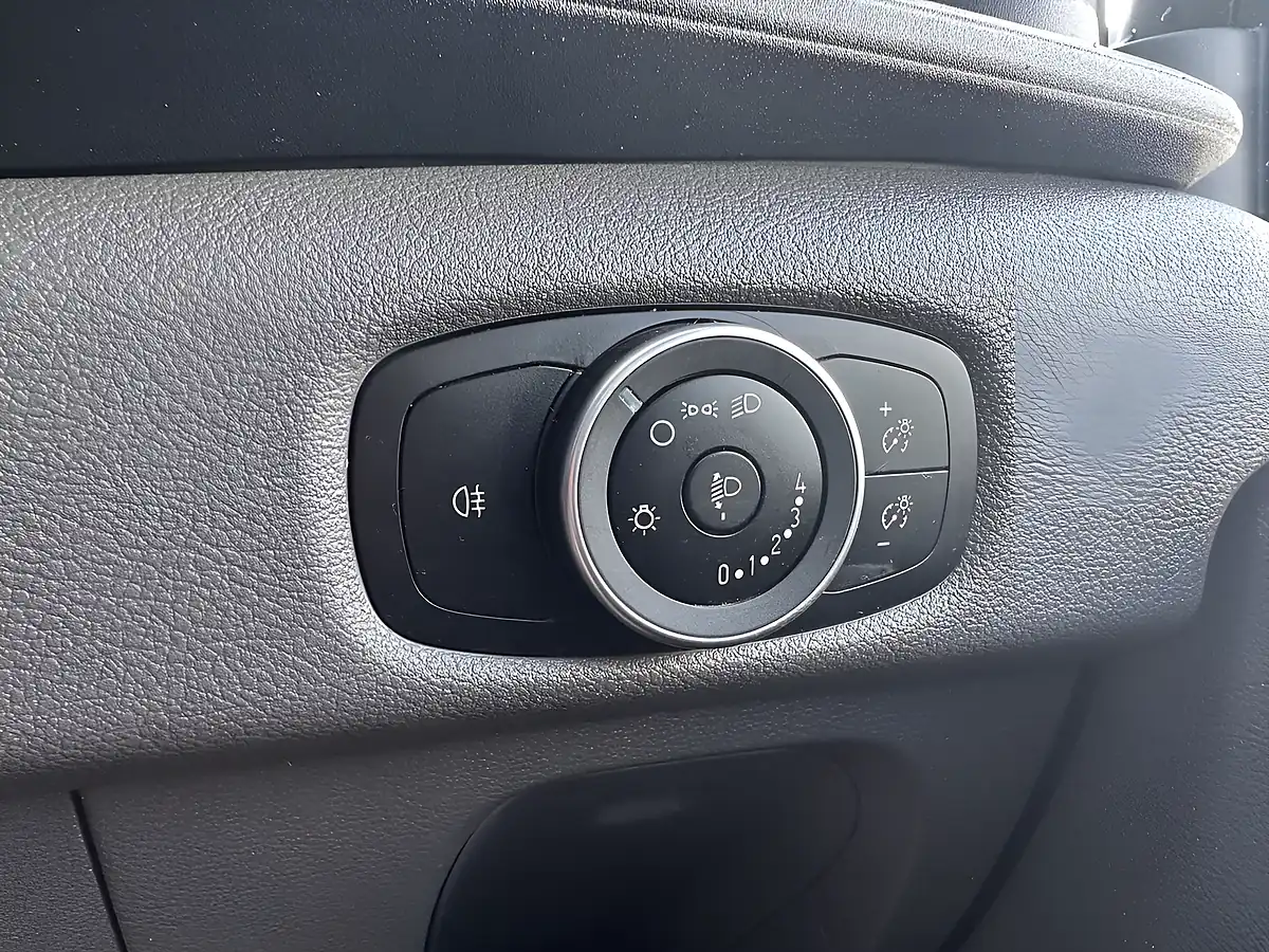 Used 2020 Ford Transit Leader Doublecab White - Interior and Exterior details 19