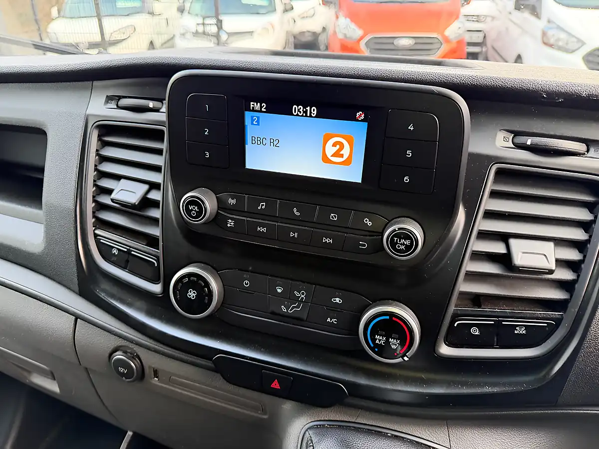 Used 2020 Ford Transit Leader Luton White - Interior and Exterior details 16