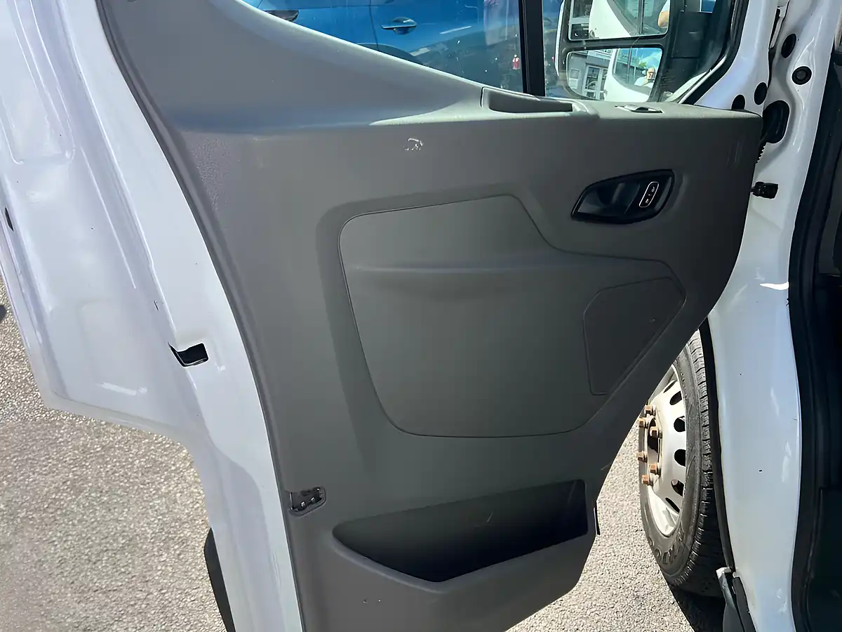 Used 2020 Ford Transit Leader Mwb Dropside White - Interior and Exterior details 12