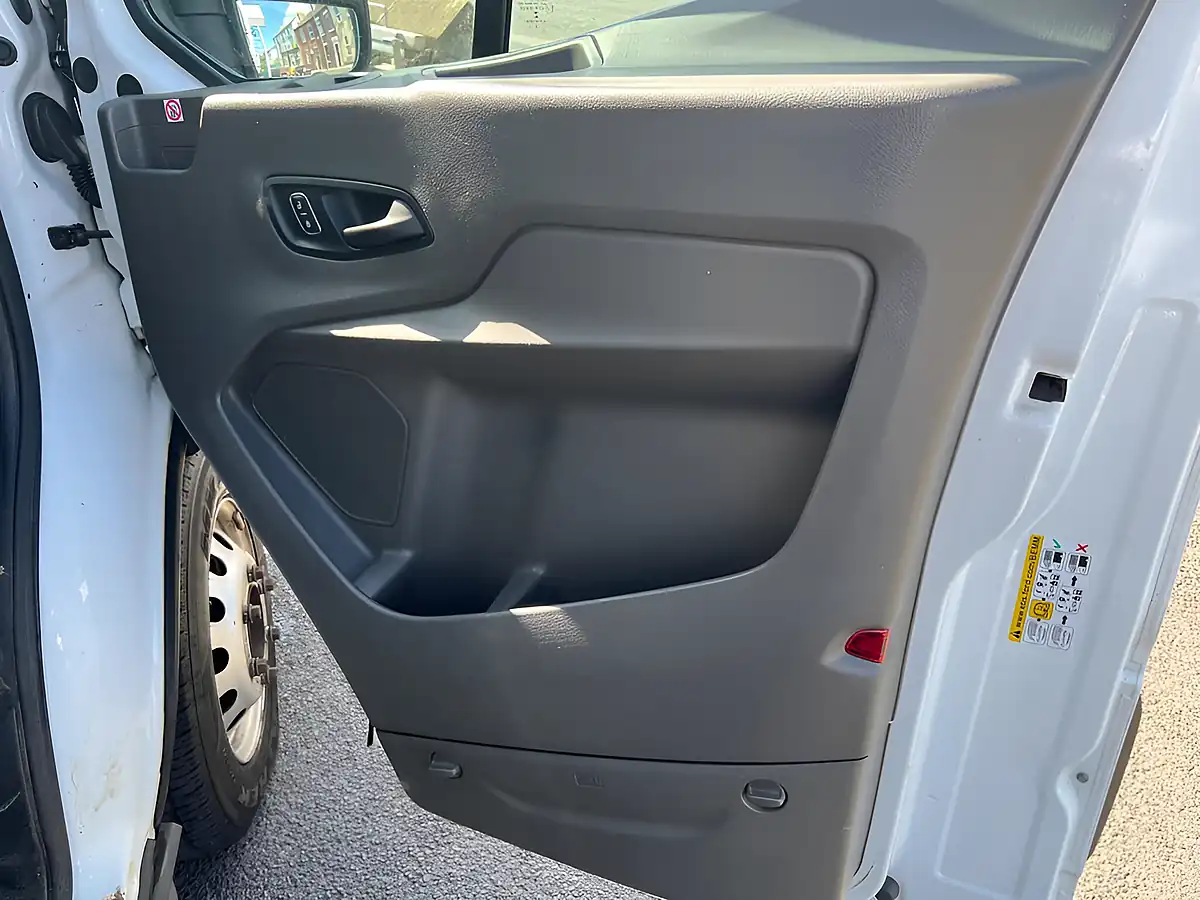 Used 2020 Ford Transit Leader Mwb Dropside White - Interior and Exterior details 13