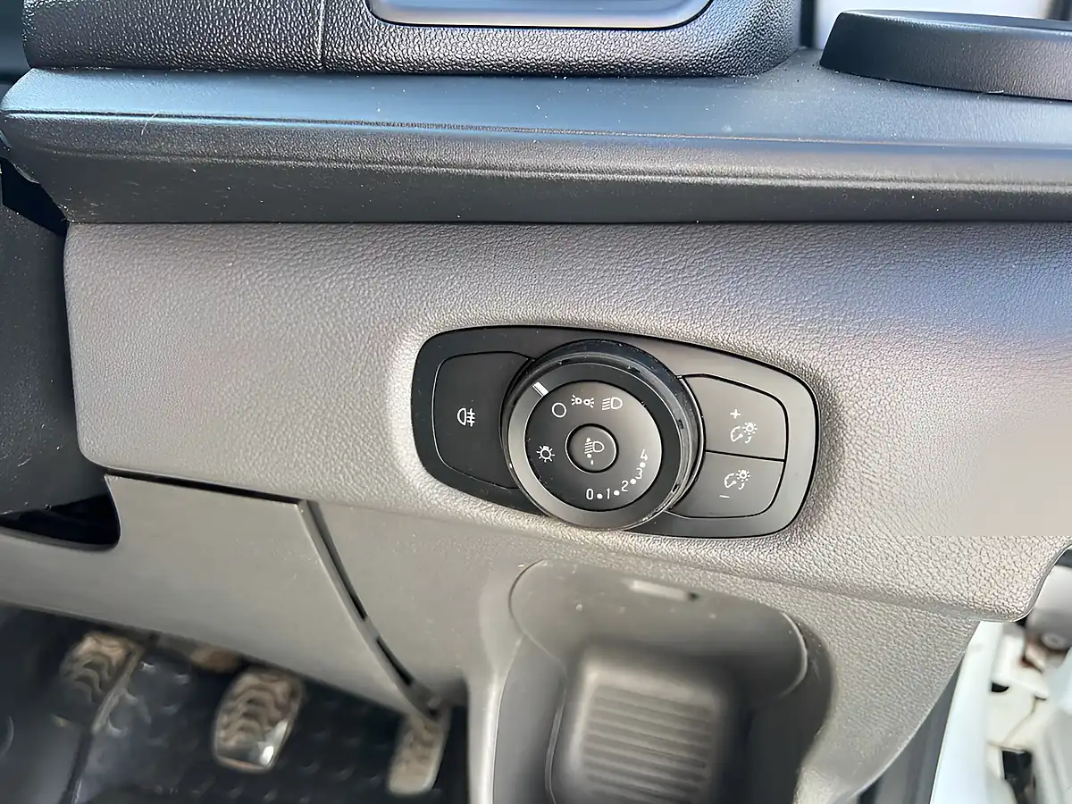 Used 2020 Ford Transit Leader Mwb Dropside White - Interior and Exterior details 15