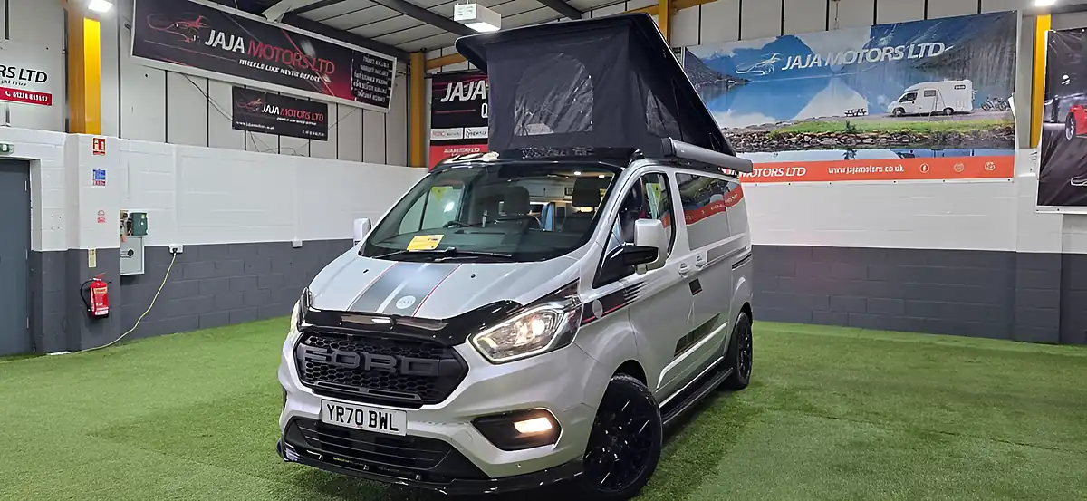 Used 2020 Ford Transit Silver - Front View
