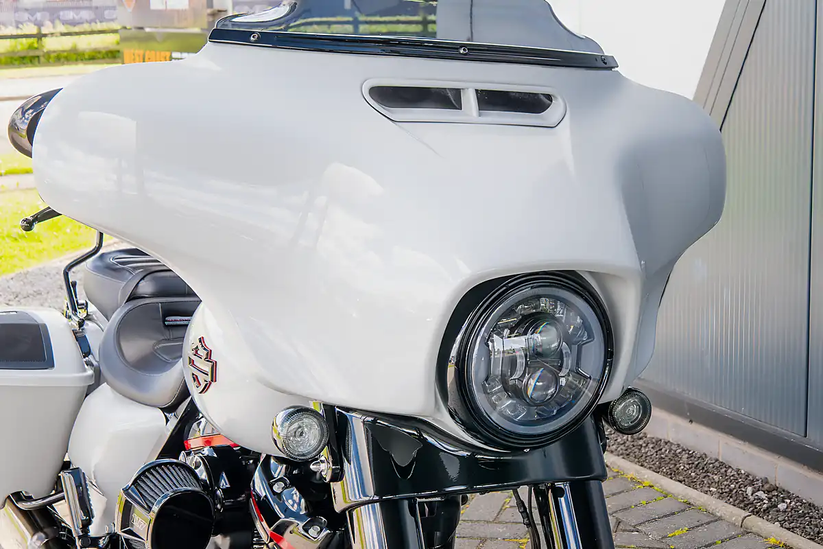 Used 2020 Harley-Davidson Street Glide Cvo Sand Dune - Interior and Exterior details 10