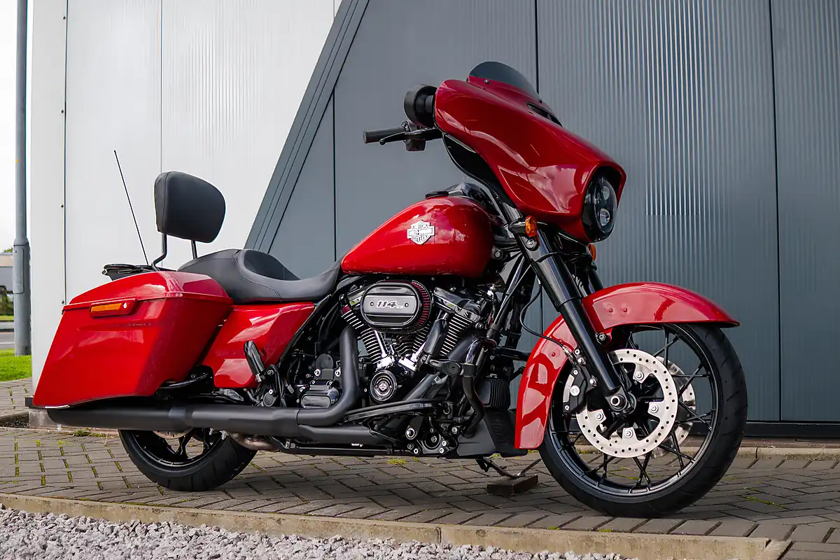 Used 2020 Harley-Davidson Street Glide Special Billiard Red - Front View