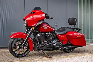 Used 2020 Harley-Davidson Street Glide Special Billiard Red - Interior and Exterior details 15