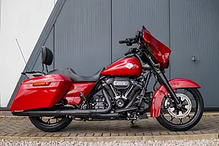 Used 2020 Harley-Davidson Street Glide Special Billiard Red - Interior and Exterior details 3