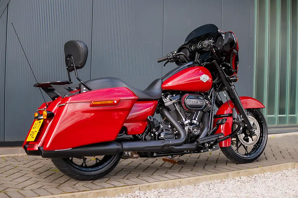 Used 2020 Harley-Davidson Street Glide Special Billiard Red - Interior and Exterior details 5