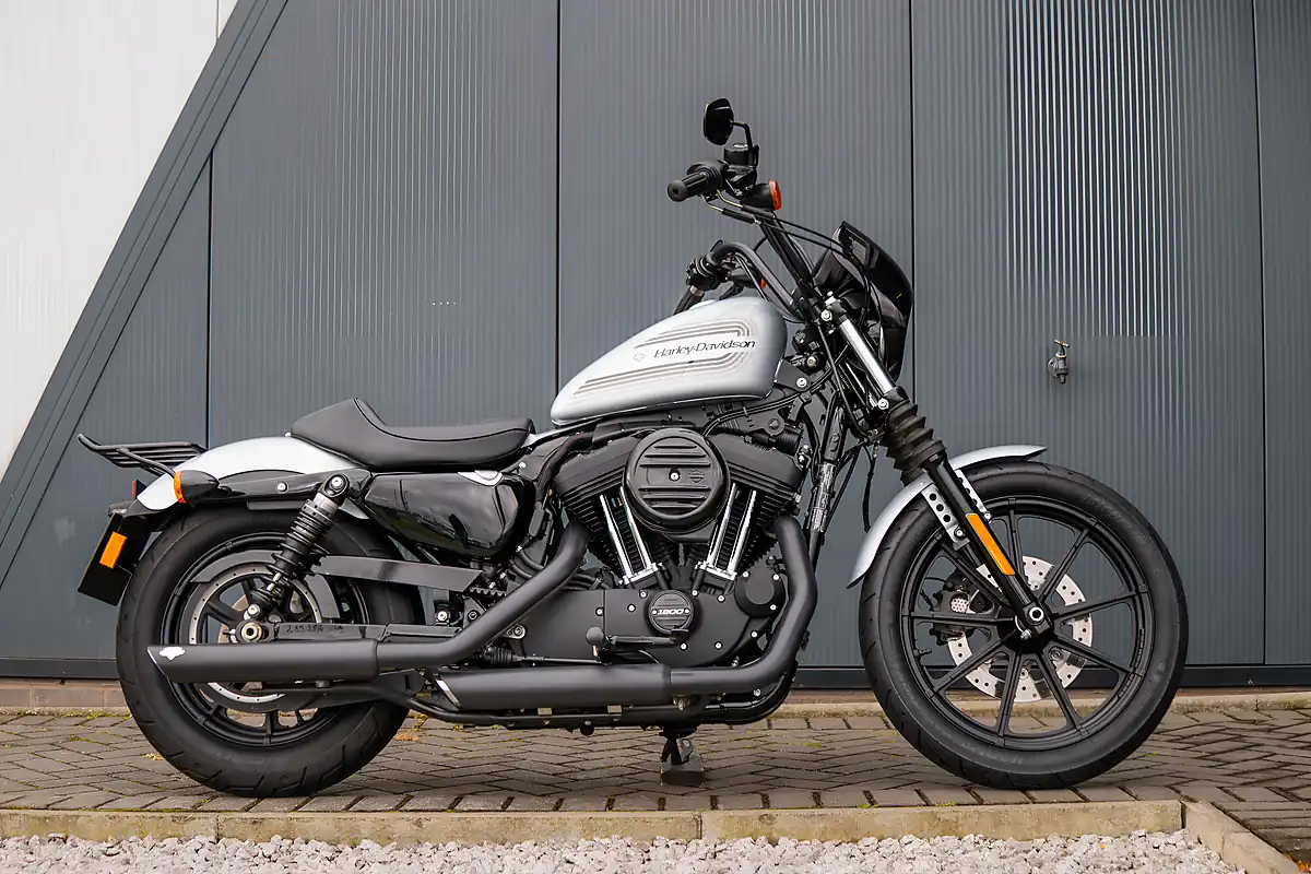 Used 2020 Harley-Davidson XL1200NS Iron Barracuda Silver - Interior and Exterior details 4