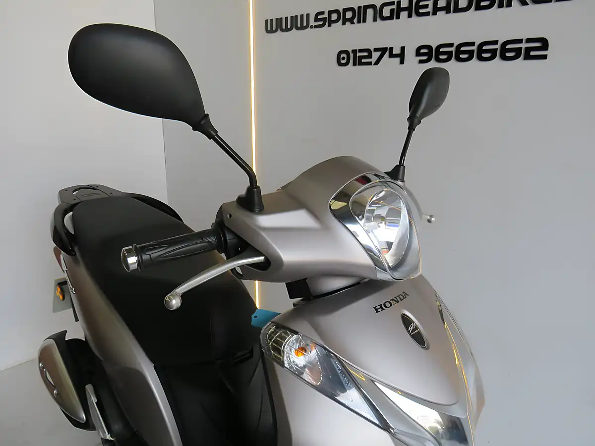 Used 2020 Honda ANC125 Sh Mode Silver - Interior and Exterior details 11
