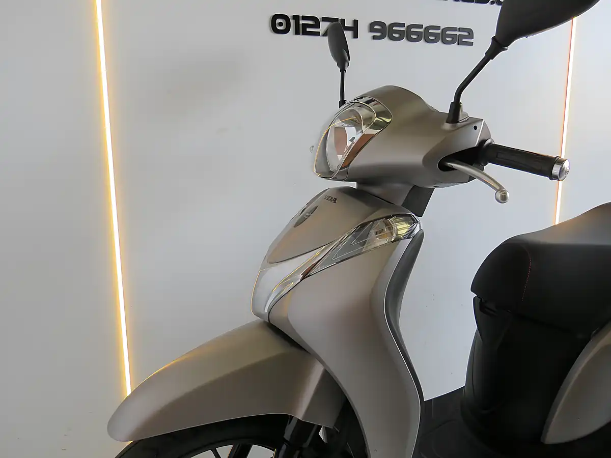 Used 2020 Honda ANC125 Sh Mode Silver - Interior and Exterior details 15