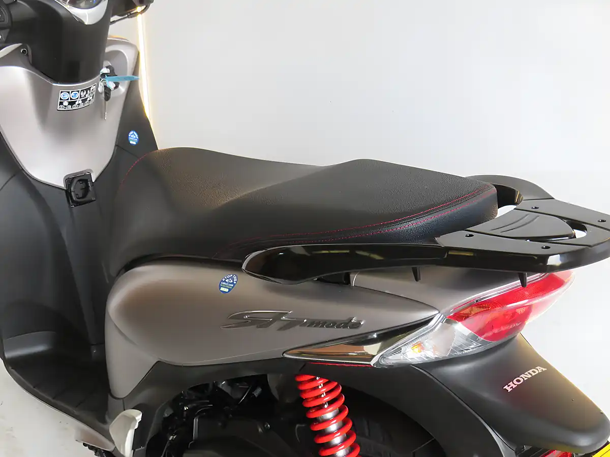 Used 2020 Honda ANC125 Sh Mode Silver - Interior and Exterior details 18