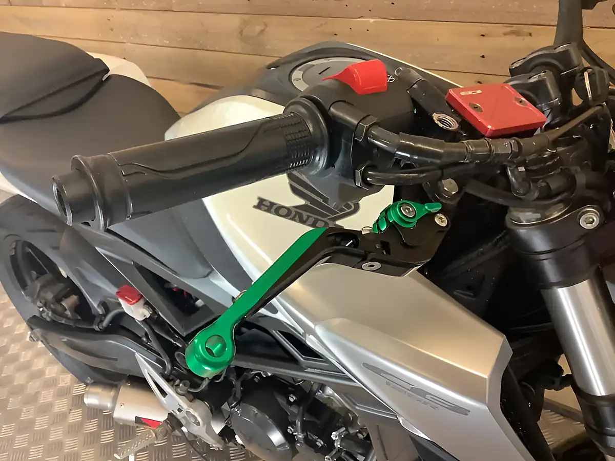 Used 2020 Honda Cb White - Interior and Exterior details 12