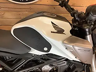 Used 2020 Honda Cb White - Interior and Exterior details 13