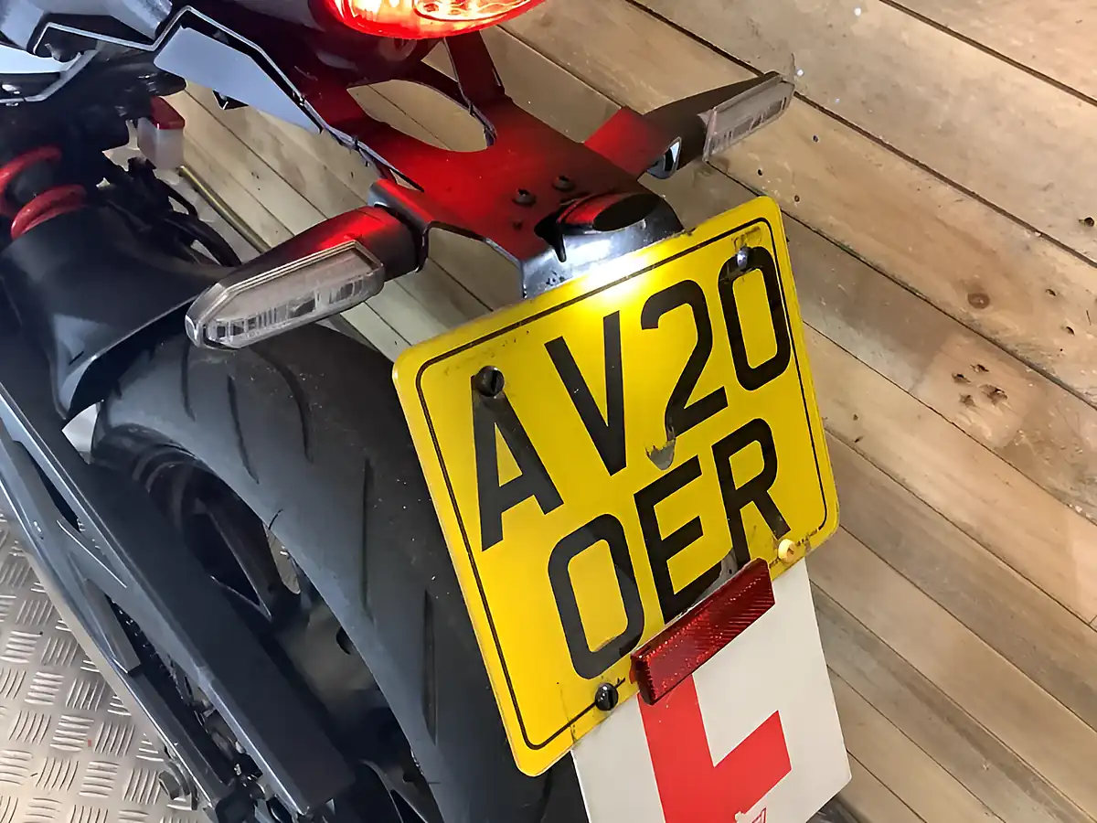Used 2020 Honda Cb White - Interior and Exterior details 16