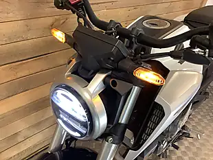 Used 2020 Honda Cb White - Interior and Exterior details 17