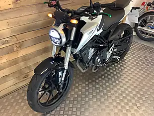Used 2020 Honda Cb White - Interior and Exterior details 3
