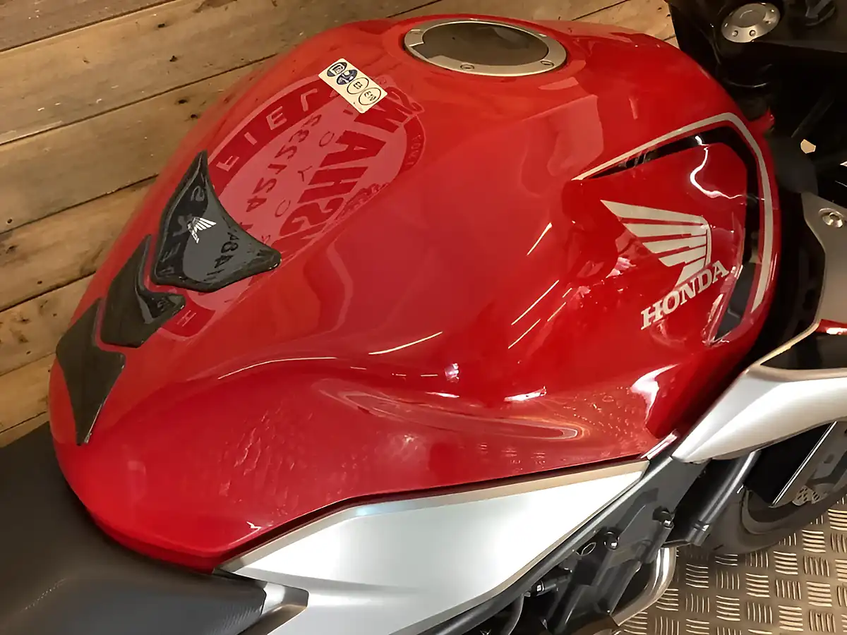 Used 2020 Honda CB500 Red - Interior and Exterior details 11