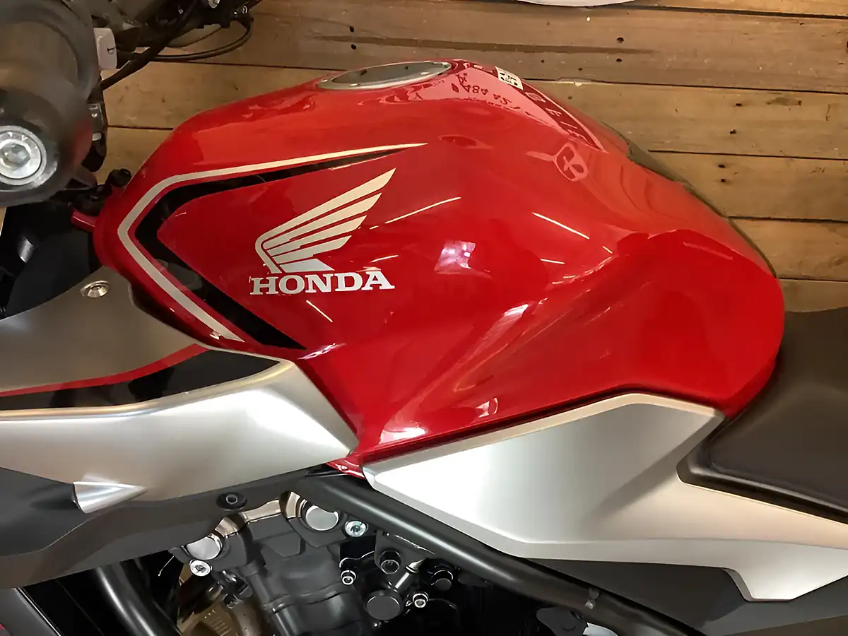 Used 2020 Honda CB500 Red - Interior and Exterior details 13