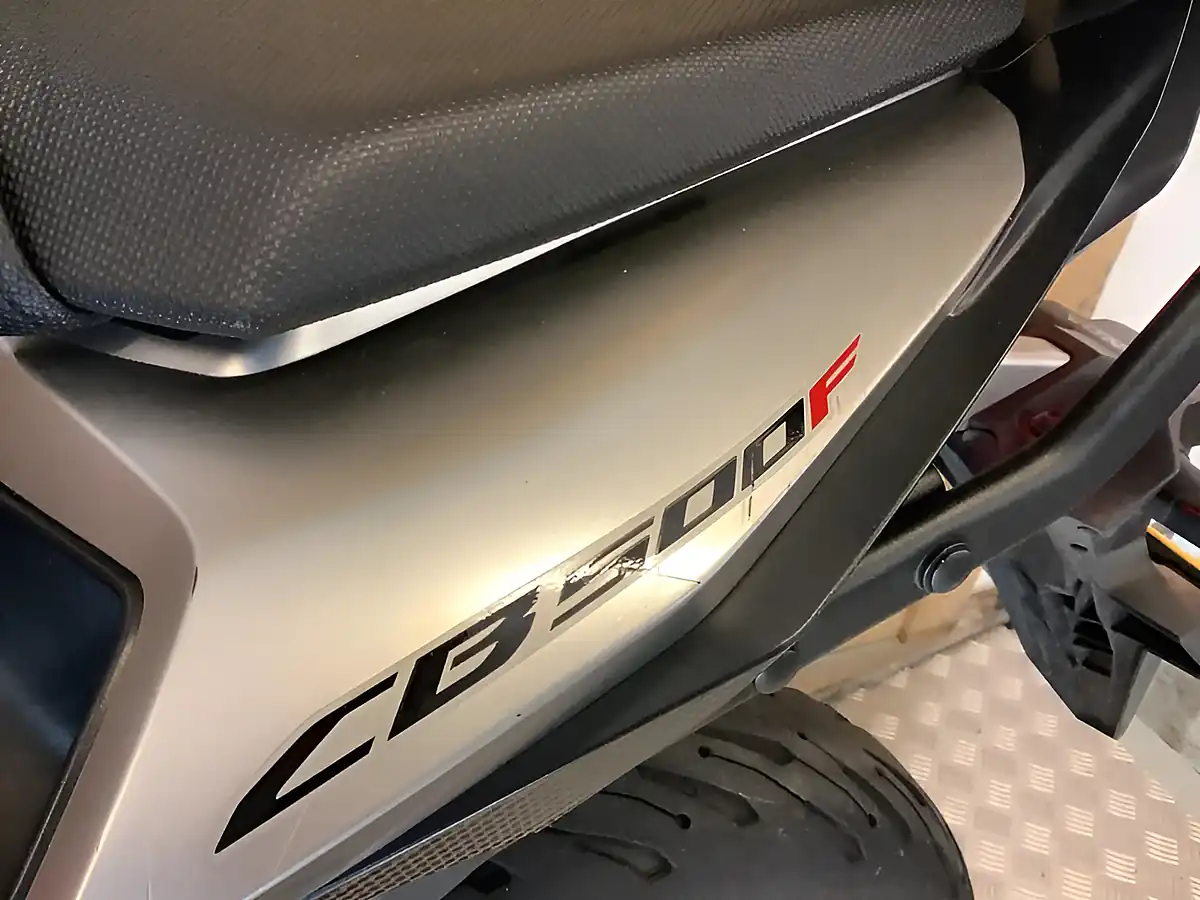 Used 2020 Honda CB500 Red - Interior and Exterior details 15