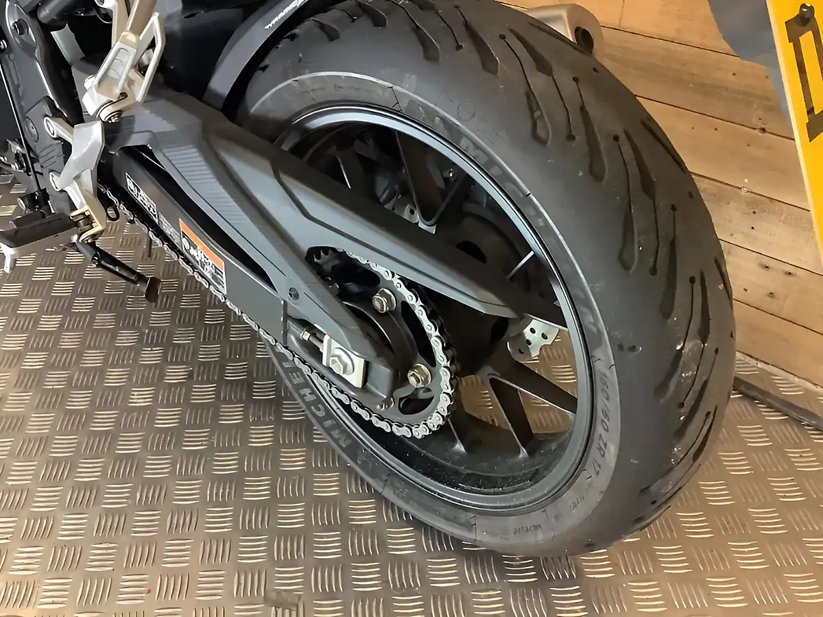 Used 2020 Honda CB500 Red - Interior and Exterior details 18