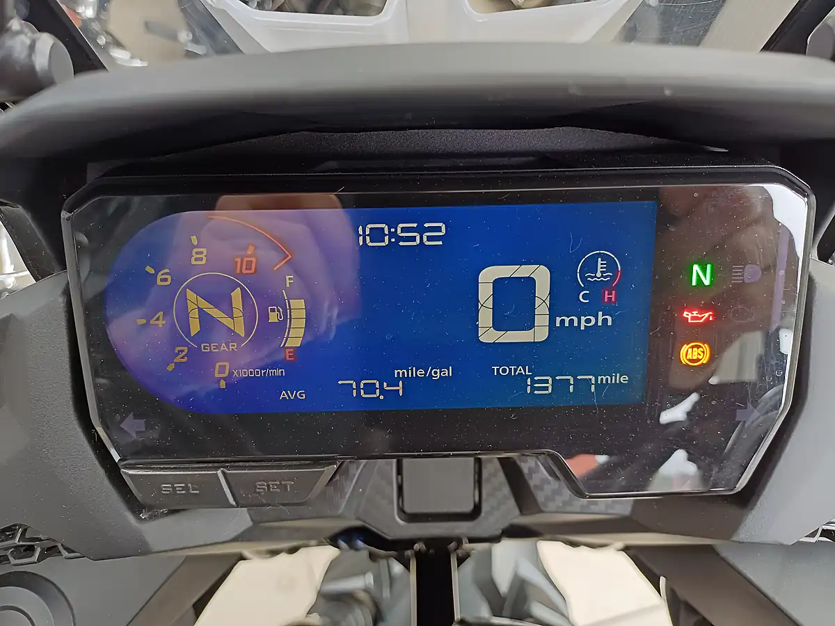 Used 2020 Honda CB500X White - Interior and Exterior details 12