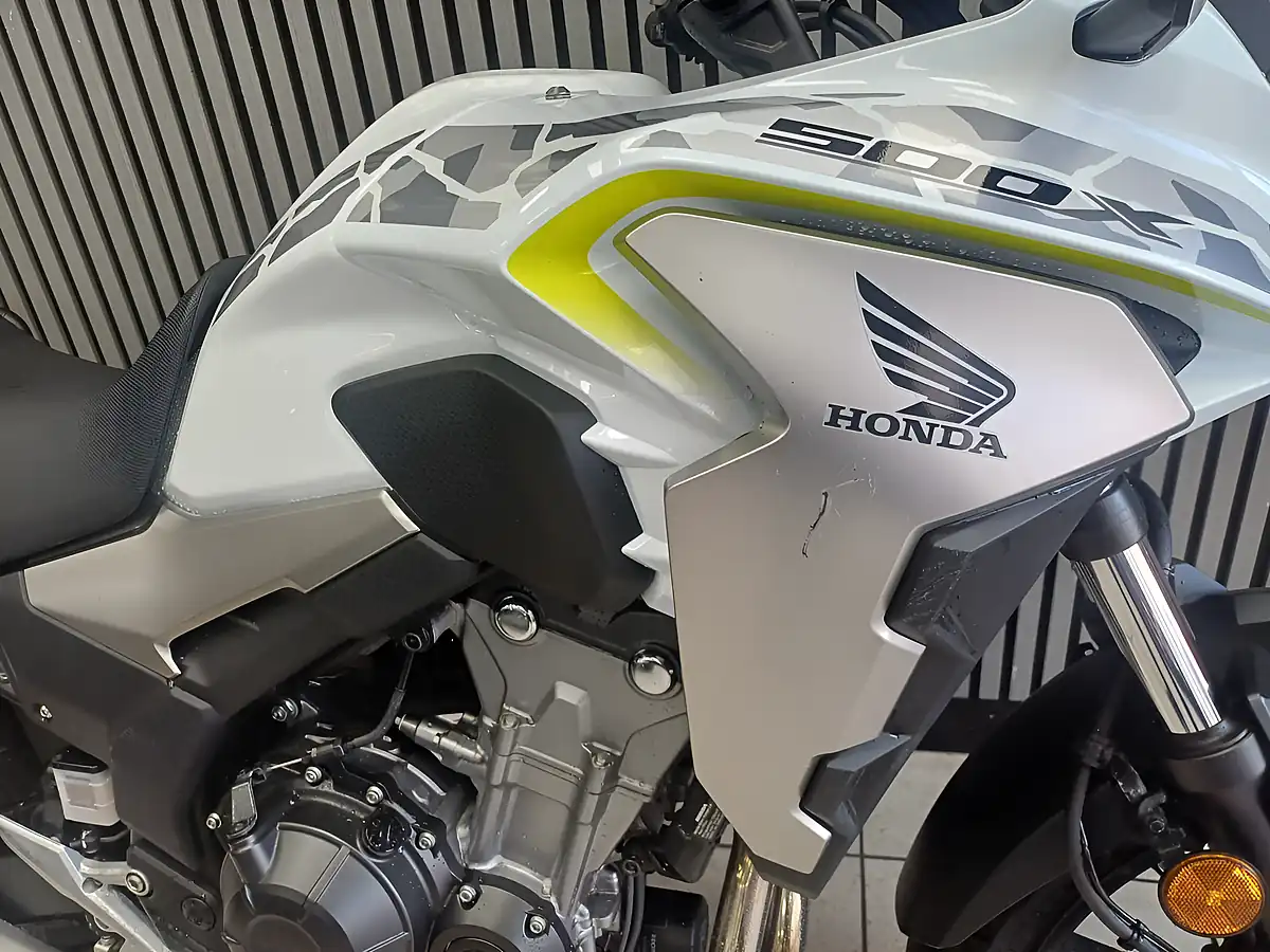 Used 2020 Honda CB500X White - Interior and Exterior details 8