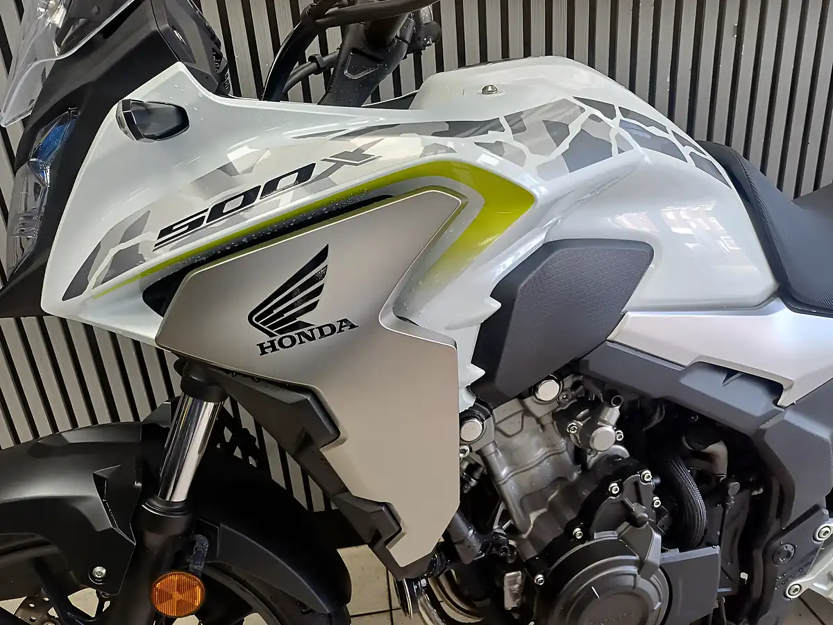 Used 2020 Honda CB500X White - Interior and Exterior details 9