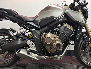 Used 2020 Honda CB650R Naked Silver - Interior and Exterior details 10