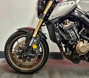 Used 2020 Honda CB650R Naked Silver - Interior and Exterior details 15