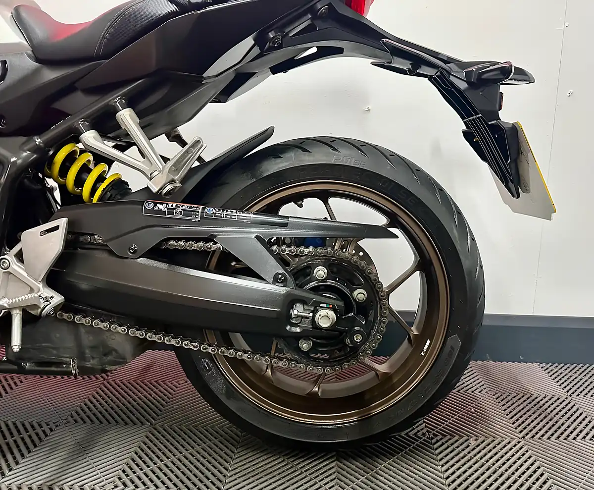 Used 2020 Honda CB650R Naked Silver - Interior and Exterior details 17