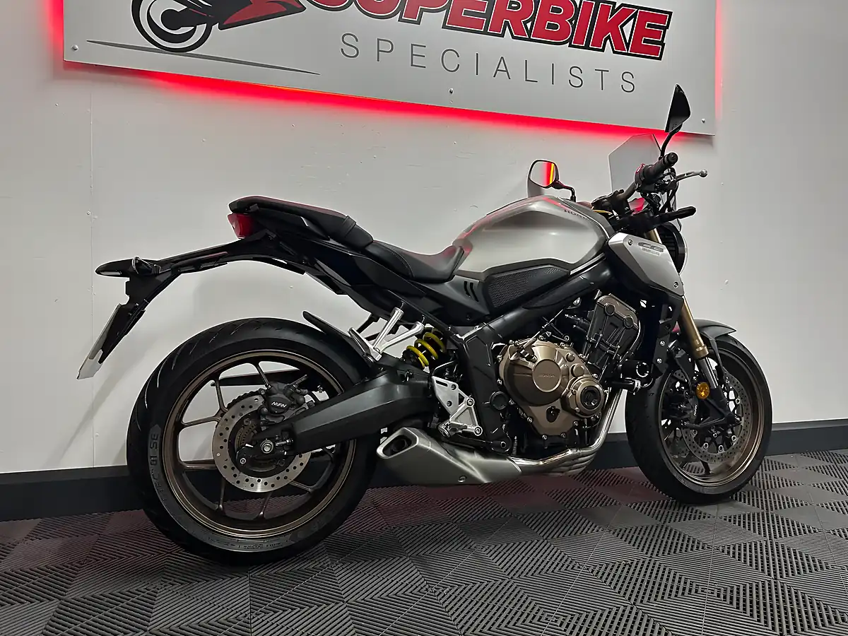Used 2020 Honda CB650R Naked Silver - Interior and Exterior details 8