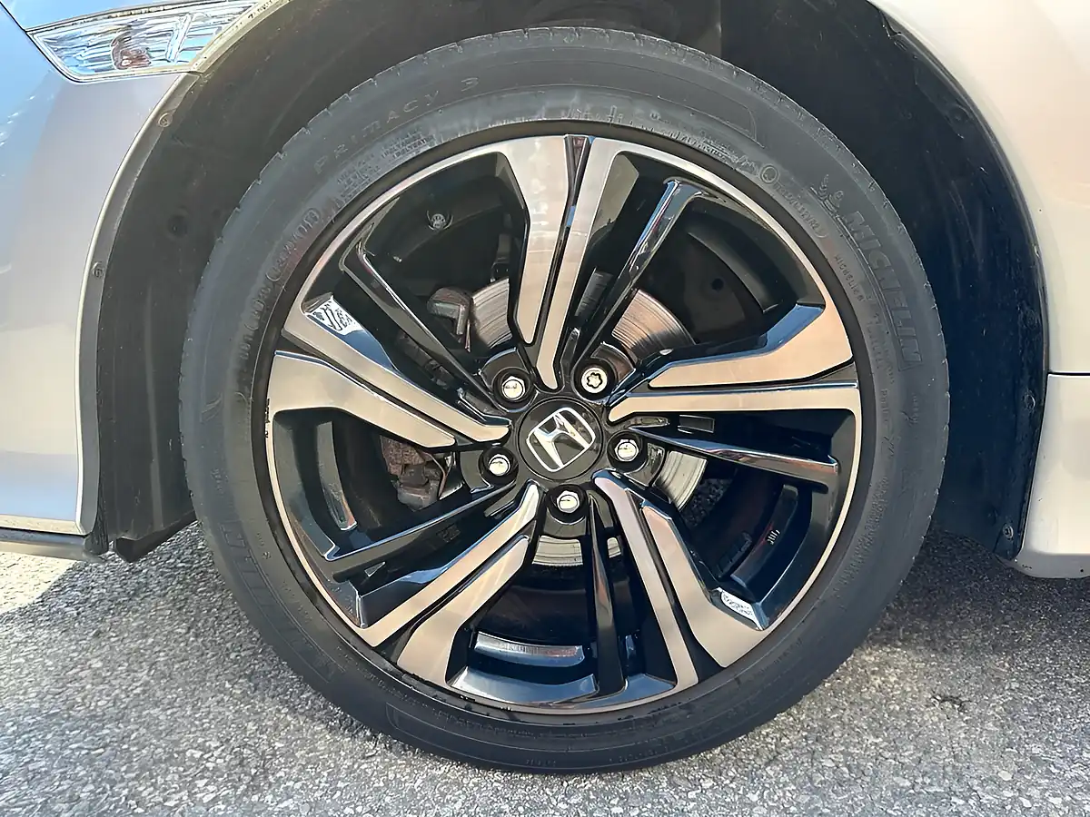 Used 2020 Honda Civic Ex Silver - Interior and Exterior details 19