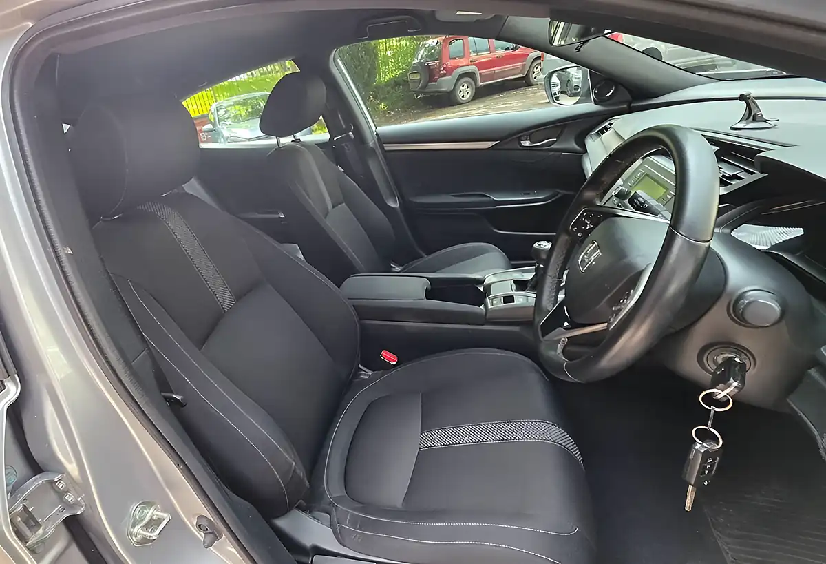 Used 2020 Honda Civic S Silver - Interior and Exterior details 17