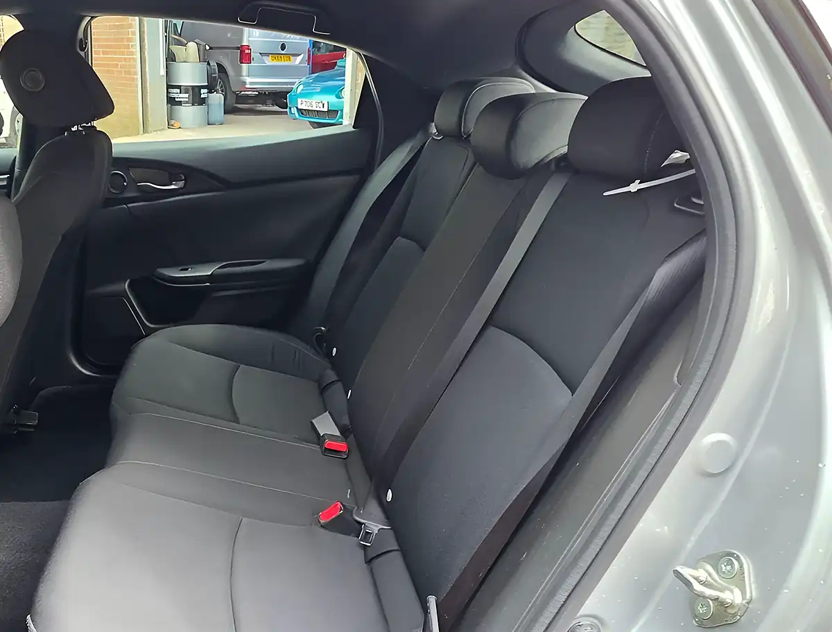 Used 2020 Honda Civic S Silver - Interior and Exterior details 19