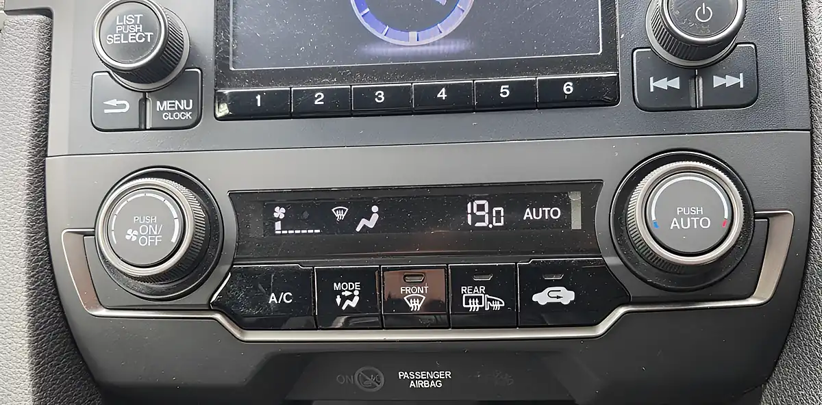 Used 2020 Honda Civic S Silver - Interior and Exterior details 16